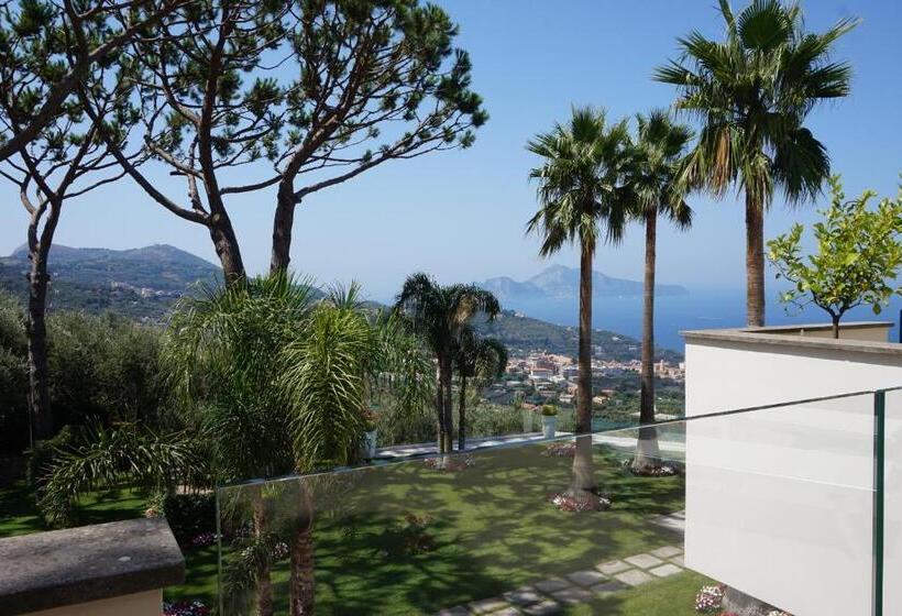 سوئیت جونیور با چشمانداز باغ, Villa Eliana