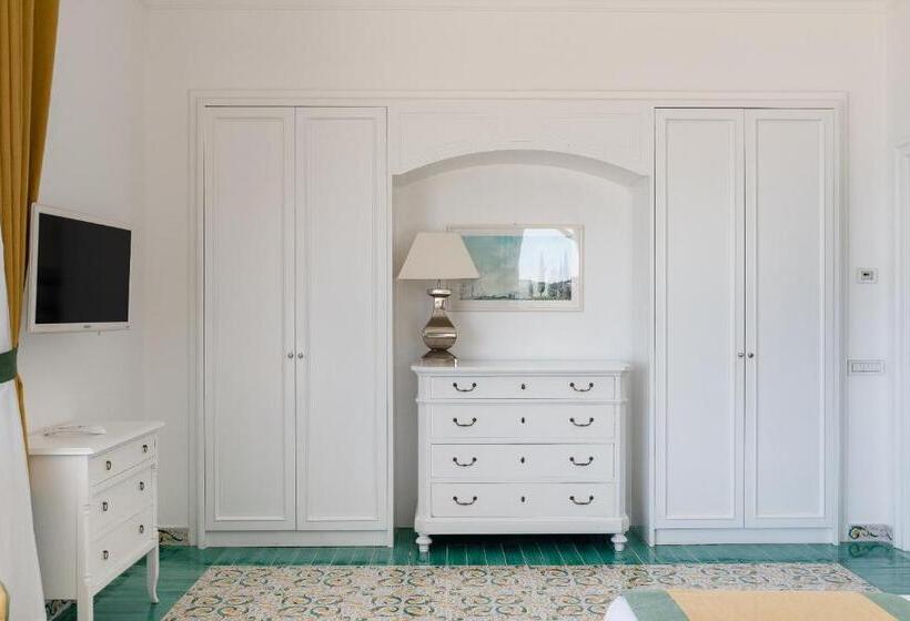 Deluxe Suite Sea View, Villa Eliana