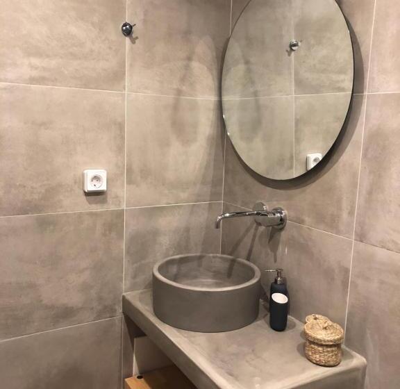 Escritório Estándar, Dragonfly Villas