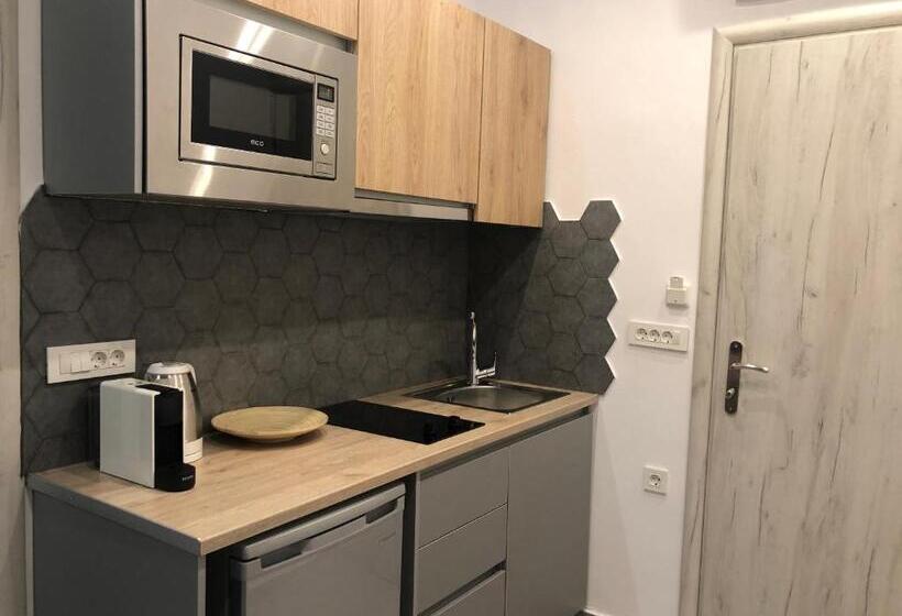 Escritório Estándar, Dragonfly Villas