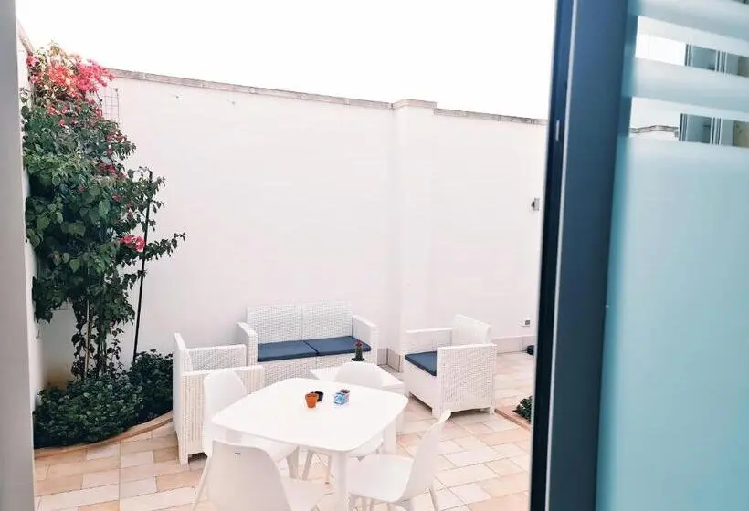 スタンダード４人部屋, Kalinifta Rooms Apartment