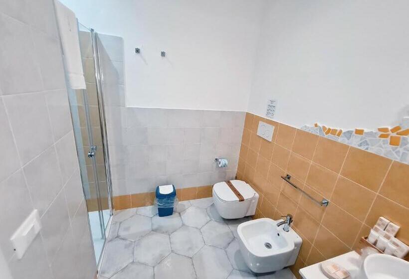 Номер Стандарт Трехместный, Kalinifta Rooms Apartment