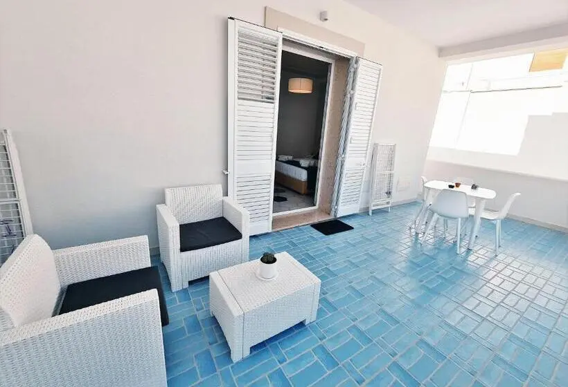 スタンダードルーム, Kalinifta Rooms Apartment