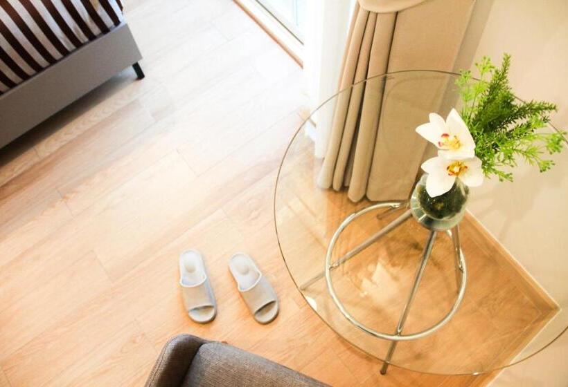 Quarto Deluxe com Sacada, The Square 101