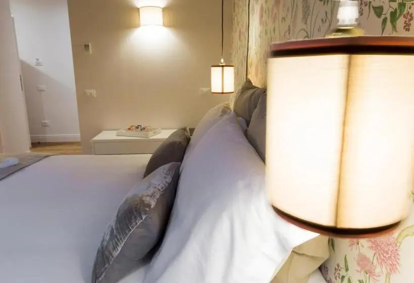آپارتمان یک خوابه با دری مشترک که هال را جدا می کند., I Fiori De' Mario Suites