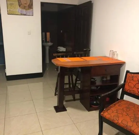 استودیوی استاندارد, Apartments Pura Vida