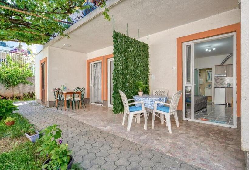 استودیوی استاندارد, Baka Zlata Apartments