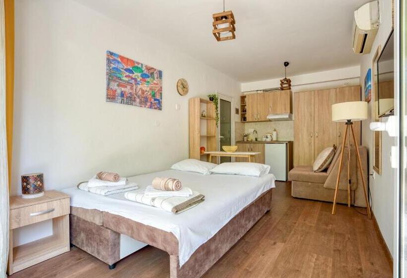 استودیو استاندارد با چشم‌انداز باغ, Baka Zlata Apartments