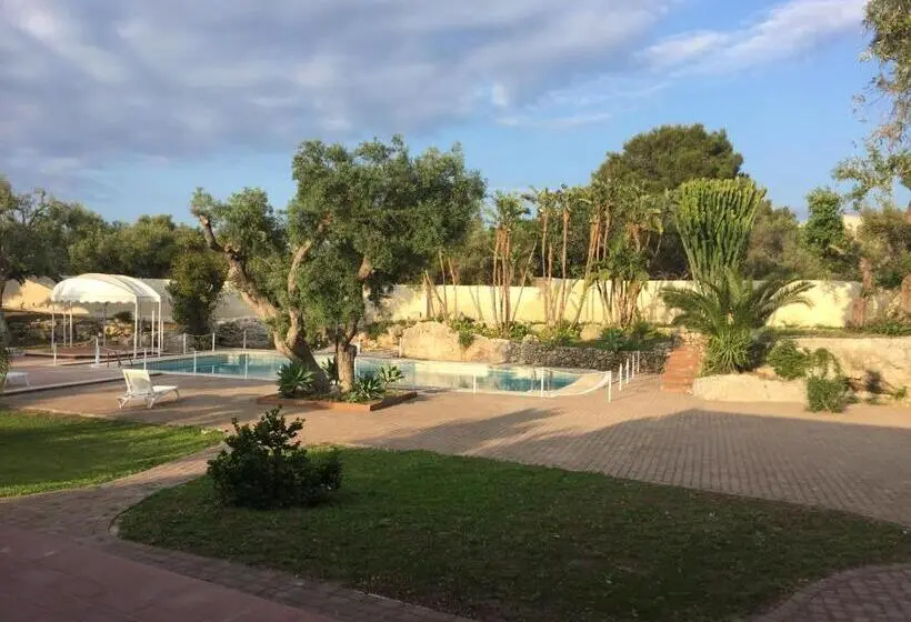 プールビュースタンダードルーム, Resort Villa Isola B&b