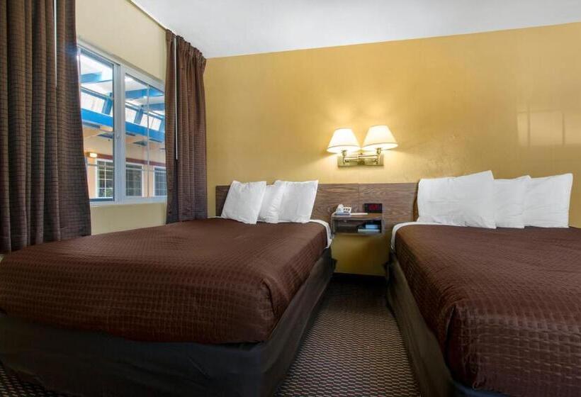 חדר סטנדרט שתי מיטות זוגיות, Eureka Town House Motel  Historic Old Town