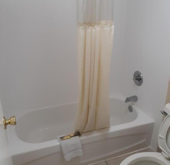 غرفة قياسية سرير كينج, Hole Inn The Wall Hotel   Fort Walton Beach   Sunset Plaza   Nearby Beaches & Hurlburt