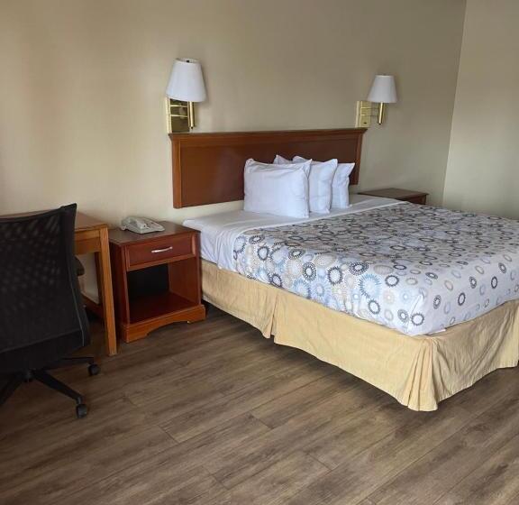 غرفة قياسية سرير كينج, Hole Inn The Wall Hotel   Fort Walton Beach   Sunset Plaza   Nearby Beaches & Hurlburt
