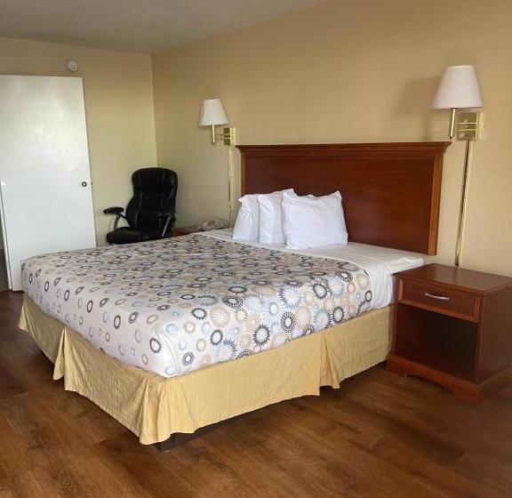 Стандартный Номер Кровать Кинг, Hole Inn The Wall Hotel   Fort Walton Beach   Sunset Plaza   Nearby Beaches & Hurlburt