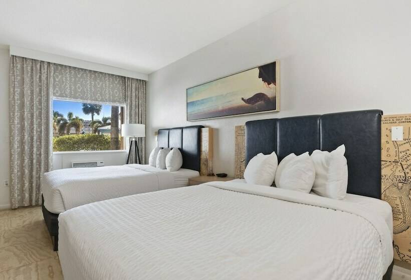 غرفه قياسيه سريرين مزدوجين, Postcard Inn On The Beach