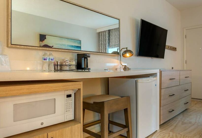 غرفه قياسيه سريرين مزدوجين, Postcard Inn On The Beach