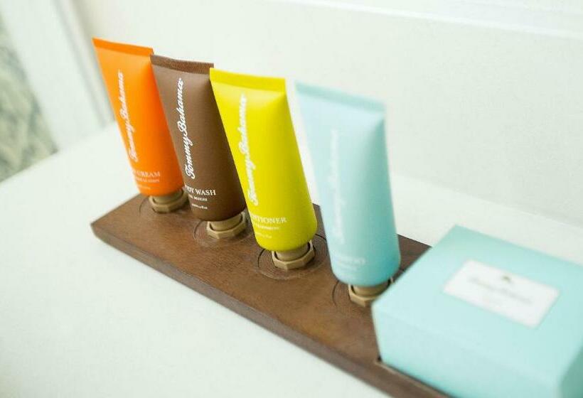 غرفة قياسية سرير كينج لذوى الإحتياجات الخاصة, Postcard Inn On The Beach