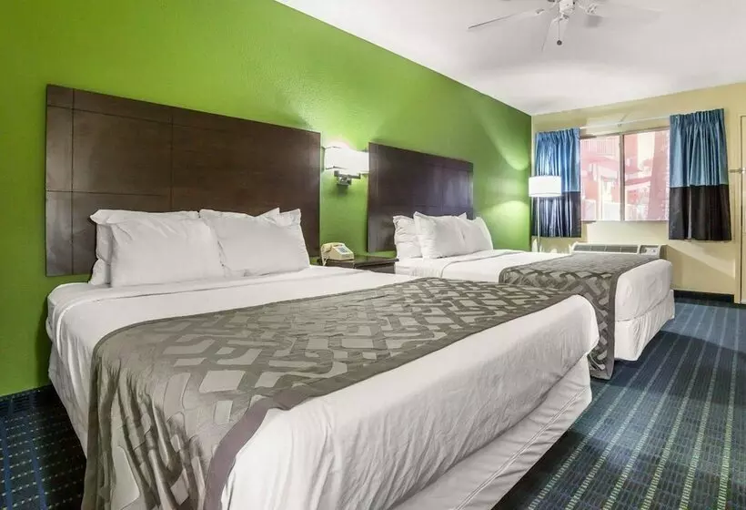 اتاق استاندارد با 2 تخت دوبل, Rodeway Inn & Suites