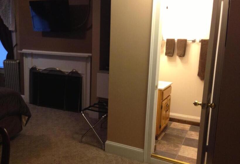 Номер Deluxe, The Tunnicliff Inn