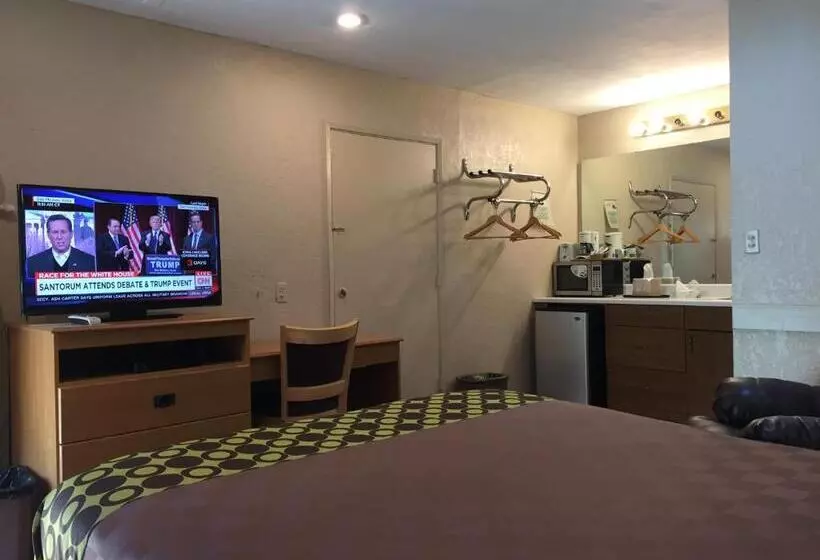 اتاق استاندارد, Townhouse Inn And Suites