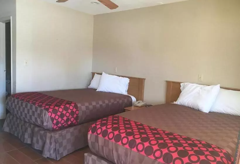 اتاق استاندارد با 2 تخت دوبل, Townhouse Inn And Suites