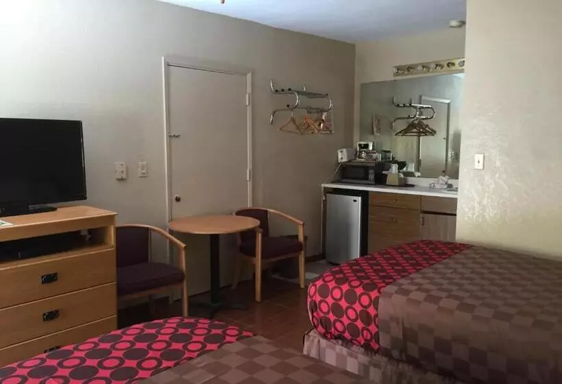 اتاق استاندارد با 2 تخت دوبل, Townhouse Inn And Suites