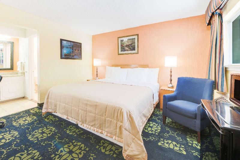 带大床的标准间, Travelodge By Wyndham Ruidoso