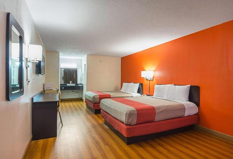 Номер Deluxe, Motel 6 Cleveland, Tn
