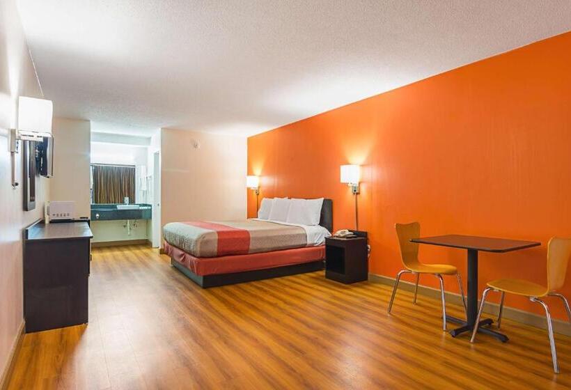 חדר דחוקס עם מיטת קינג, Motel 6 Cleveland, Tn