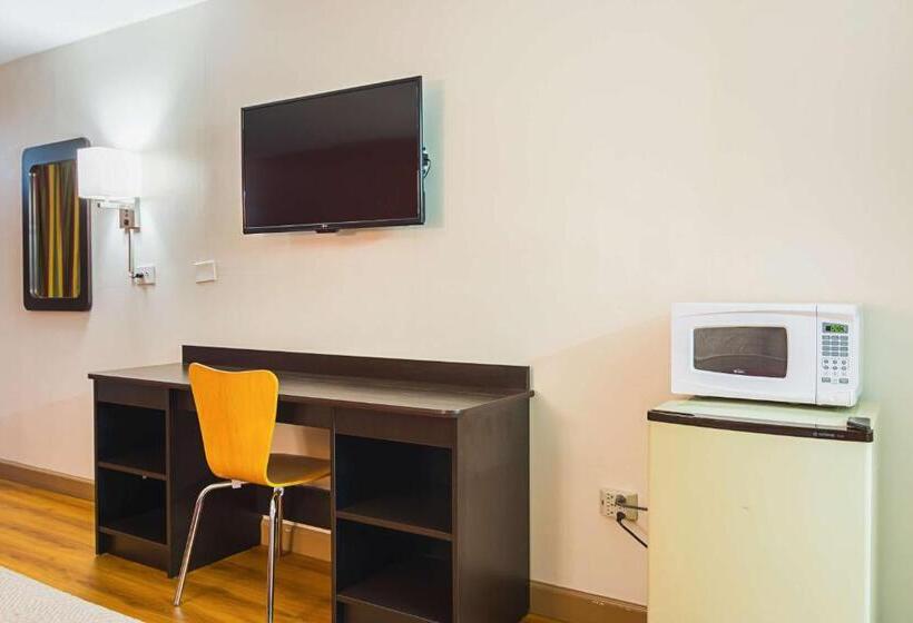 חדר דלוקס לארבעה, Motel 6 Cleveland, Tn