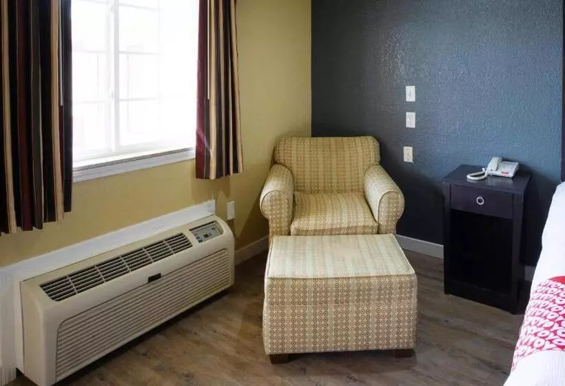 身障者適用キングサイズベッドルーム, Woodridge Inn And Suites