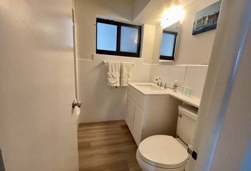 إستوديو قياسى, Tropic Isle Beach Resort