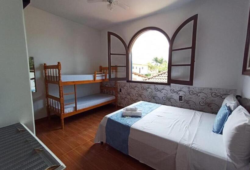 הכלכלה חדר לארבעה עם מקלחת משותפת, Casa Da Edna