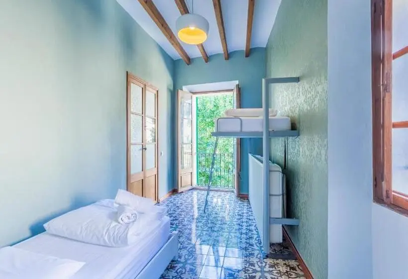 Standard 3 Bett Zimmer Geteiltes Bad, Hostel Sóller