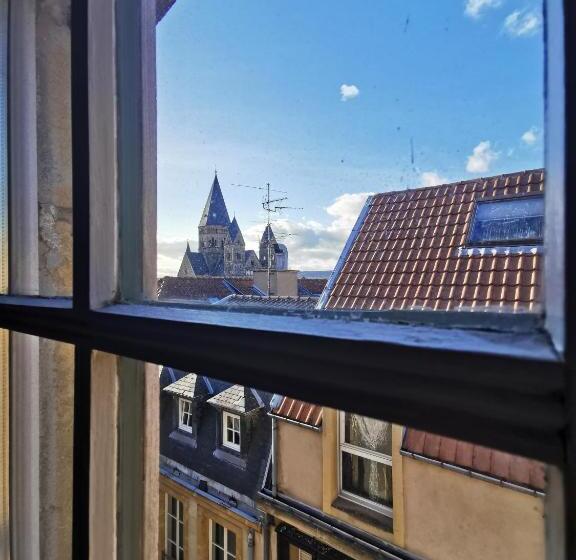 Номер Стандарт Индивидуальный, De La Cathedrale Metz