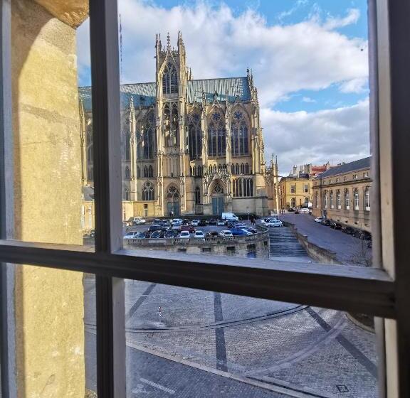 Номер Стандарт, De La Cathedrale Metz