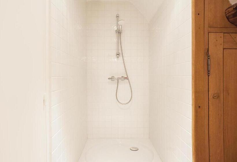 اتاق استاندارد, A La Bergerie