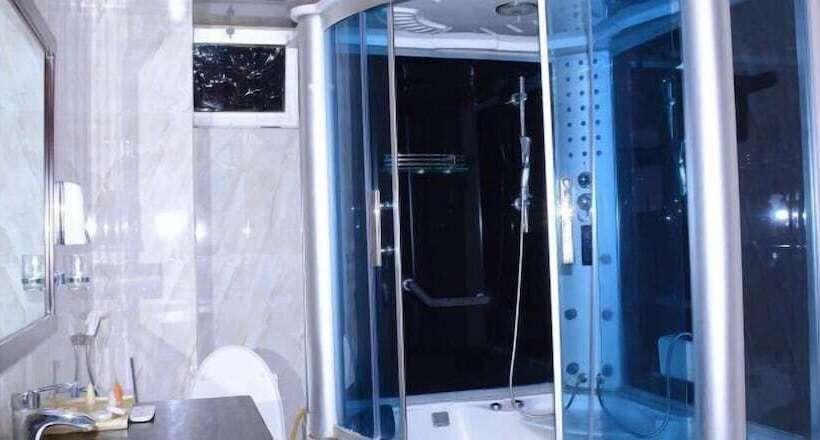 Люкс, Desta International