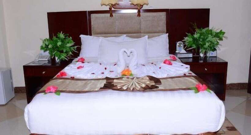 Люкс, Desta International