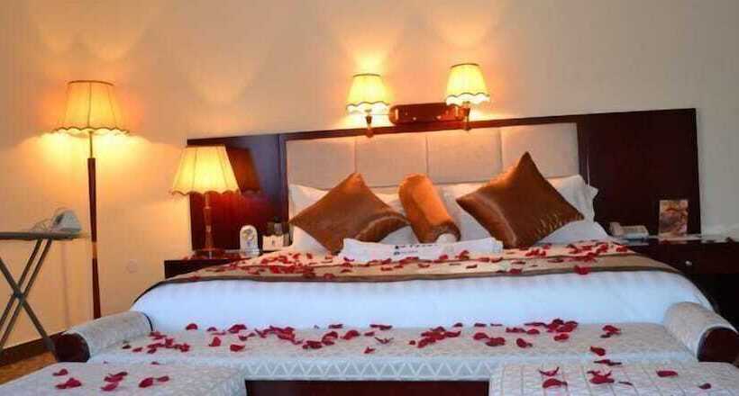 Люкс, Desta International