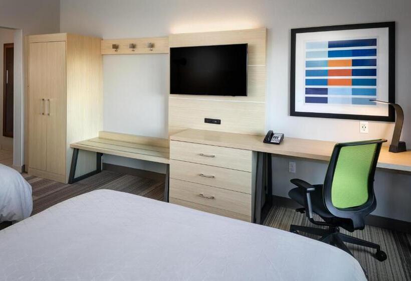 Номер Стандарт Адаптированный для Инвалидов, Holiday Inn Express & Suites Bend South, An Ihg