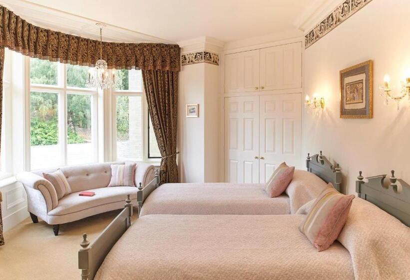 Classic Room, Pale Hall