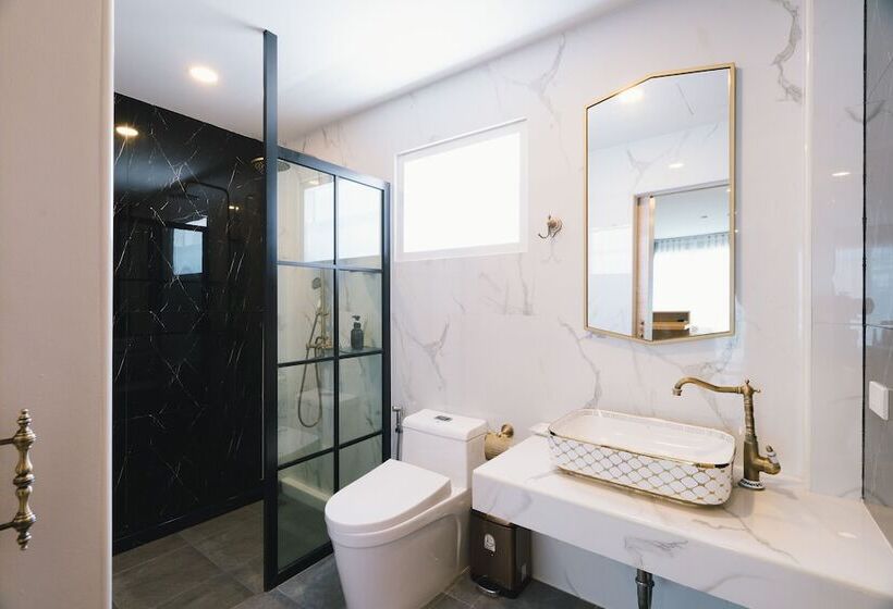 סוויטה אקזקיוטיב, Peranakan House