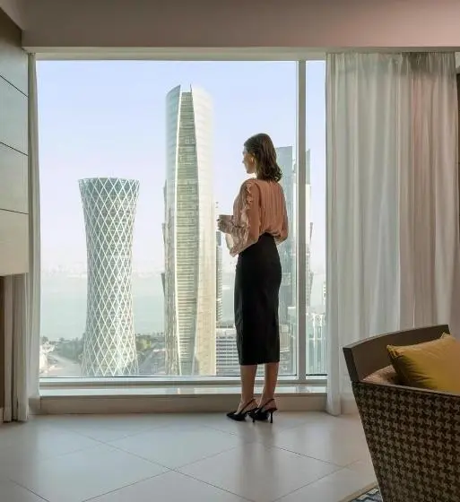 اتاق اجرایی با تخت بزرگ, Pullman Doha West Bay