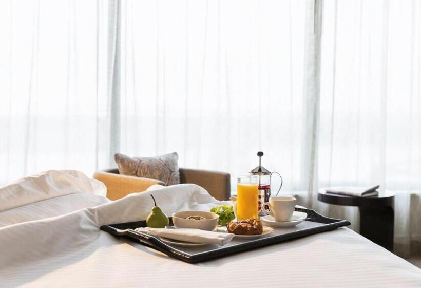 اتاق سوپریور با تخت بزرگ, Pullman Doha West Bay