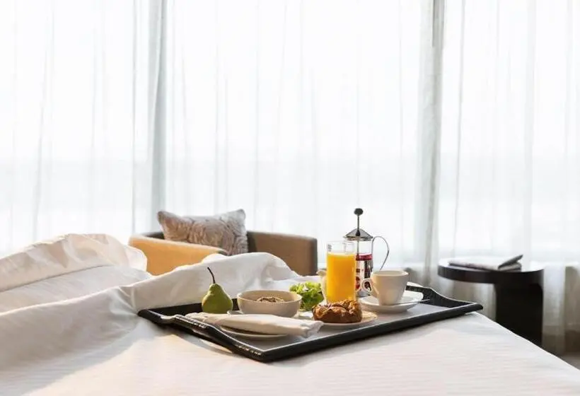 اتاق سوپریور با تخت بزرگ, Pullman Doha West Bay