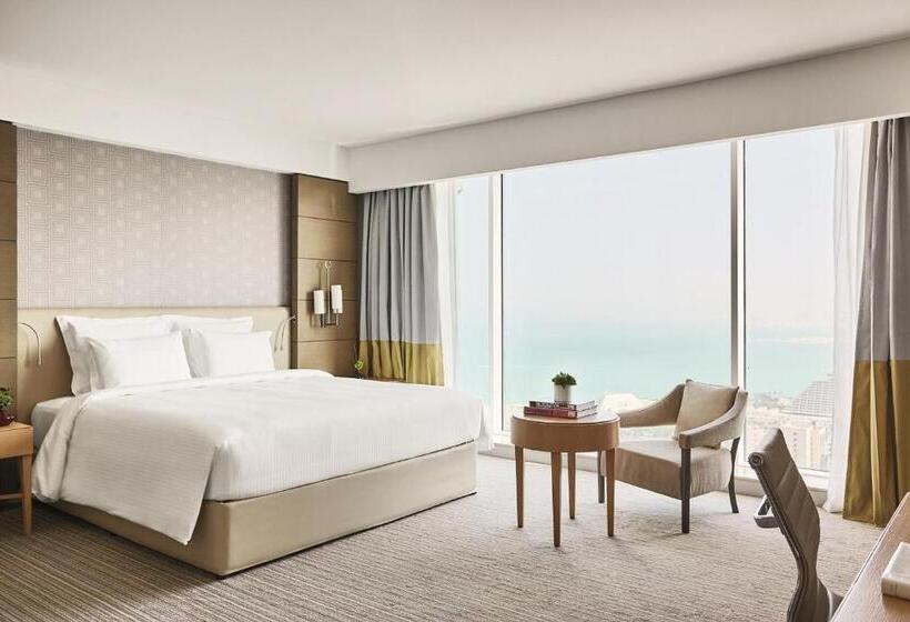 带大床的高级房间, Pullman Doha West Bay