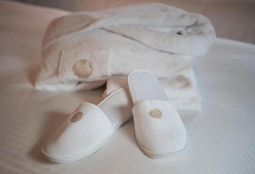 1 Bedroom Penthouse Apartment, Pullman Doha West Bay