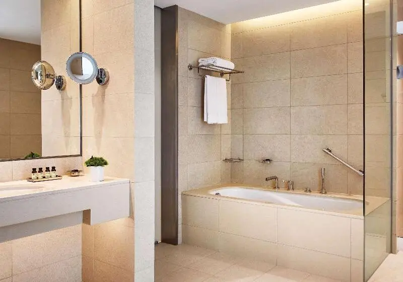 اتاق سوپریور با تخت بزرگ, Pullman Doha West Bay
