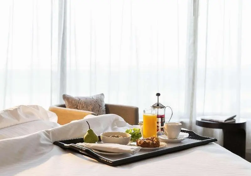اتاق اجرایی, Pullman Doha West Bay
