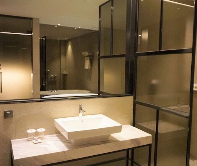 高级大房间, Yeoubi